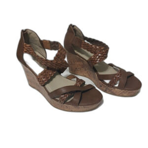 Maurices sandals Womens 10M brown braided faux leather straps wedge heels